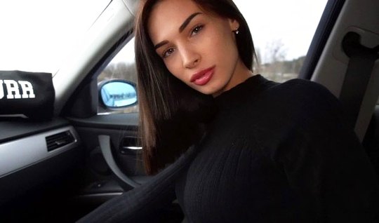 Девушка из Московской области рассчитывается за автостоп минетом