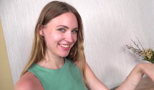Мартин Спелл дрючит русскую красавицу в попу на эротическом кастинге